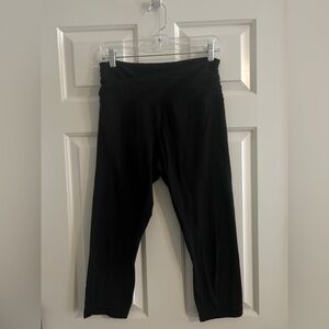 Lulu twist high waisted crop leggings 10